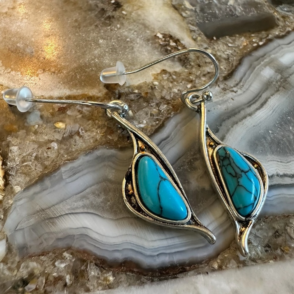 3156 Turquoise Colored and Silver Leaf Earrings